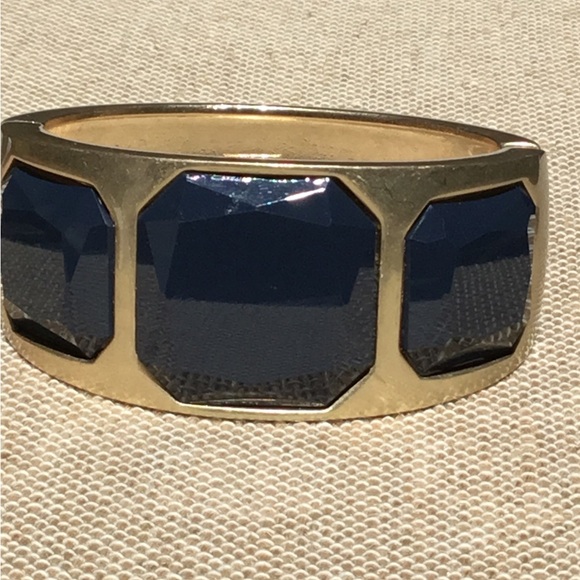 Chico’s Earrings and ViVI Hinged Bangle Bracelet - Picture 8 of 9